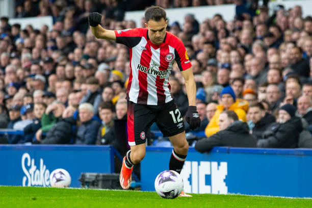 越了一名传 越了一名传